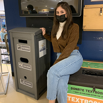 Image - Laurier students establish e-waste bin on Waterloo campus for safe disposal of batteries, light bulbs and electronics 